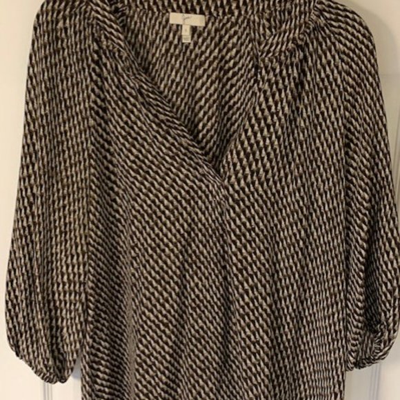 Joie Clothing- 5 Tops/ 1 dress - Picture 8 of 9